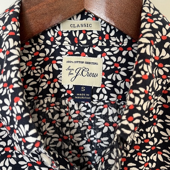 J. Crew Shirts | J.Crew Floral Short Sleeve Button, Classic Small - Picture 2 of 4
